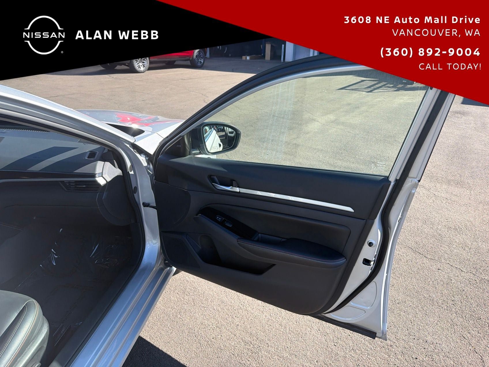 Used 2024 Nissan Altima 2.5 SR w/ SR Premium Package FWD image 18
