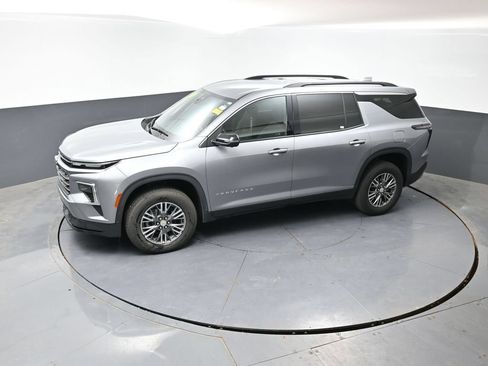 Used 2024 Chevrolet Traverse LT AWD/4WD image 49