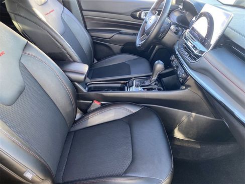 Used 2022 Jeep Compass Trailhawk w/ Trailhawk Convenience Group image 9