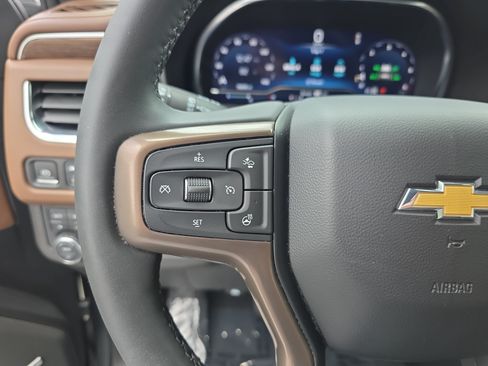 Used 2024 Chevrolet Tahoe High Country AWD/4WD image 15