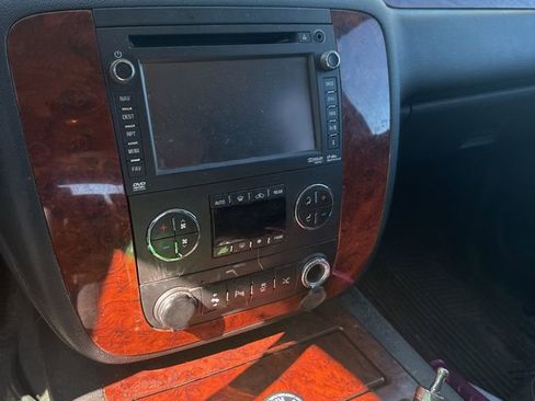 Used 2012 Chevrolet Suburban LTZ image 16