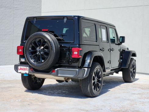 Used 2024 Jeep Wrangler Unlimited Sahara AWD/4WD image 8