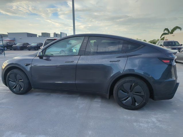 Used 2026 Tesla Model Y 2WD image 6