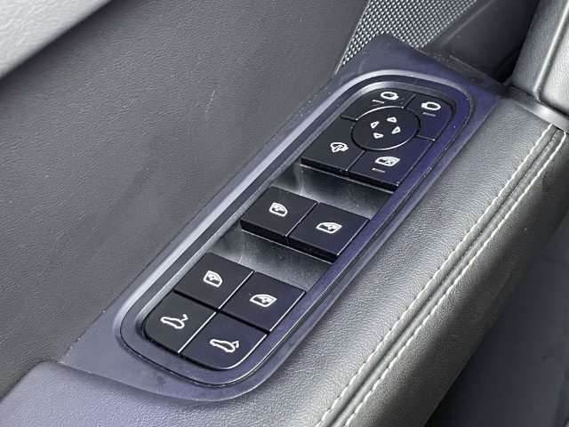 Certified 2023 Porsche Cayenne Turbo GT AWD/4WD image 36