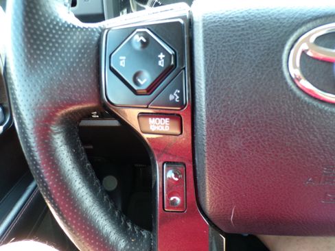 Used 2024 Toyota 4Runner TRD Off-Road Premium image 15