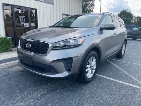 Used 2019 Kia Sorento FWD w/ LX Convenience Package image 2