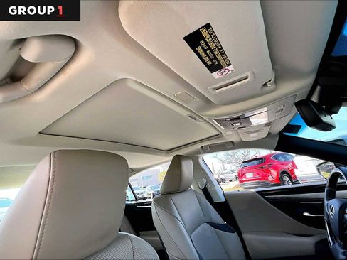 Used 2020 Lexus ES 350 w/ Premium Package image 11