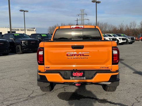 Certified 2025 GMC Canyon AT4 AWD/4WD image 8