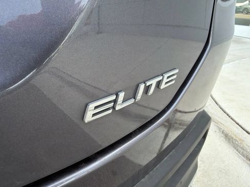 Used 2023 Honda Pilot Elite image 7