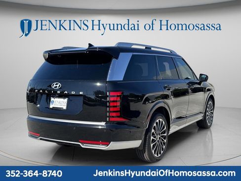 Used 2026 Hyundai Palisade Calligraphy FWD image 3