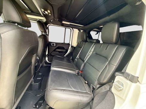 Used 2023 Jeep Wrangler Unlimited Sahara w/ Cold Weather Group AWD/4WD image 27