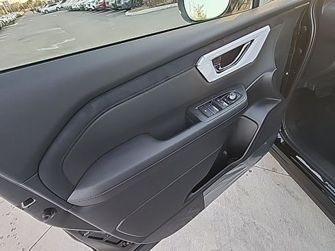 New 2025 Subaru Forester Limited image 9