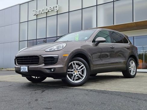 Used 2016 Porsche Cayenne AWD/4WD image 1