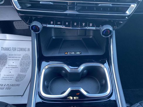 New 2026 Chevrolet Traverse LT w/ Sun and Wheel Package image 17