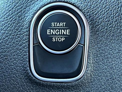 Used 2025 Mercedes-Benz Sprinter 2500 image 25