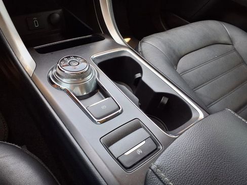Used 2018 Ford Fusion SE w/ Fusion SE Technology Package FWD image 27