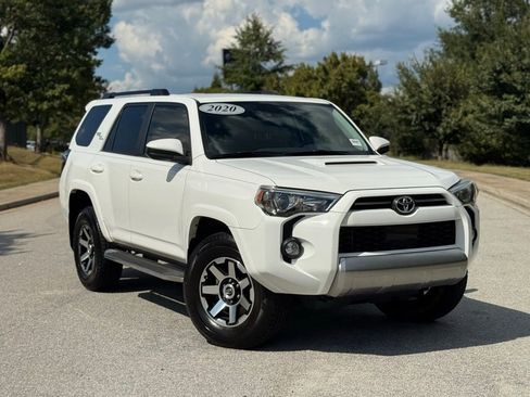 Used 2020 Toyota 4Runner TRD Off-Road image 2