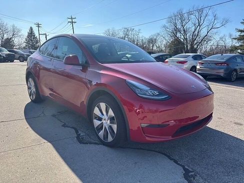 Used 2021 Tesla Model Y Long Range image 3