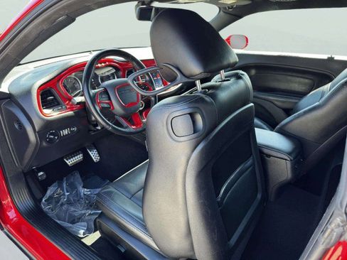 Used 2019 Dodge Challenger SXT w/ Plus Package image 21