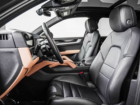 Certified 2024 Porsche Cayenne S w/ Premium Package Plus AWD/4WD image 5