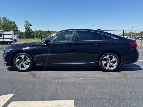 Used 2018 Honda Accord EX image 9