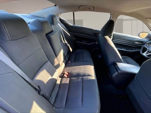 Used 2024 Nissan Altima 2.5 SV image 25