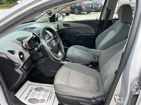 Used 2016 Chevrolet Sonic LS image 9