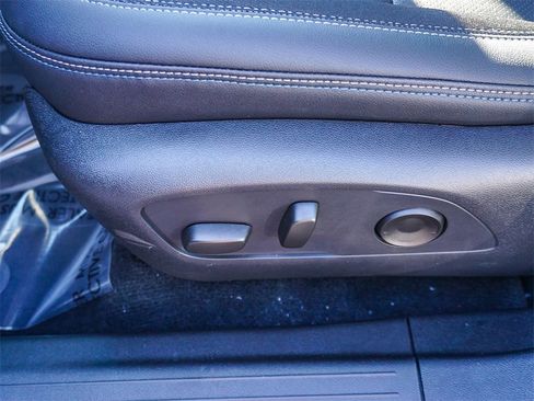 New 2026 Chevrolet Equinox EV LT image 19