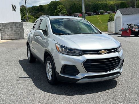 Used 2019 Chevrolet Trax LT w/ LT Convenience Package AWD/4WD image 1