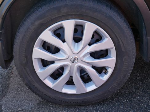 Used 2015 Nissan Rogue S image 5