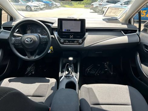 Used 2025 Toyota Corolla LE FWD image 11