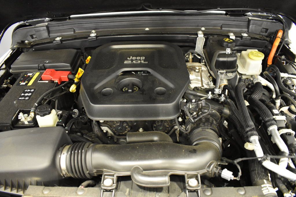 Used 2022 Jeep Wrangler Unlimited Sahara AWD/4WD image 39