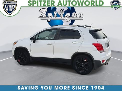 Used 2018 Chevrolet Trax LT w/ Sun & Sound Package FWD image 7