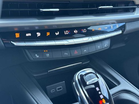 Used 2024 Cadillac XT4 Premium Luxury w/ Technology Package FWD image 20