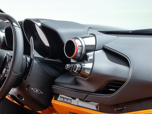 Certified 2022 Ferrari F8 Tributo RWD image 46