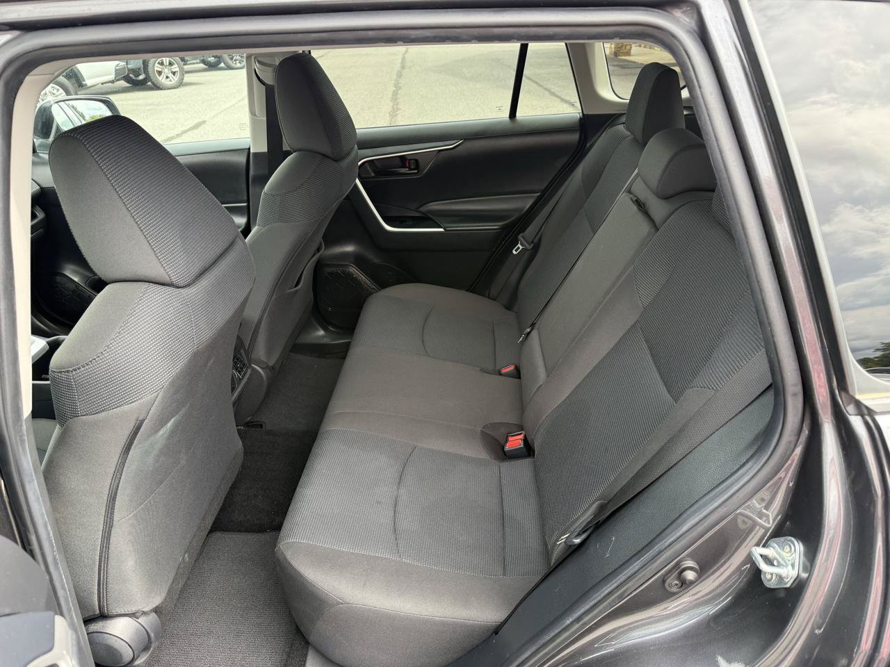Used 2024 Toyota RAV4 LE FWD image 14