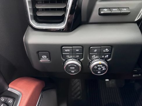 Certified 2024 GMC Sierra 2500 Denali Ultimate w/ Snow Plow Prep/Camper Package AWD/4WD image 25