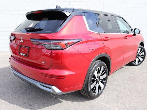 New 2025 Mitsubishi Outlander SEL image 2