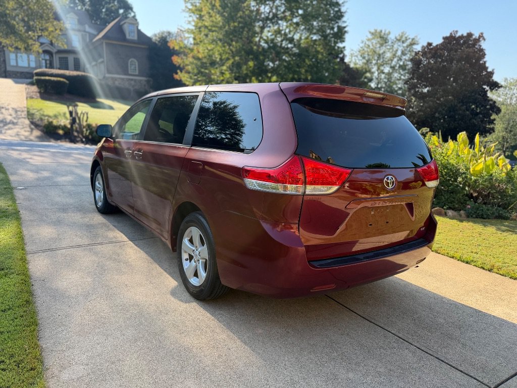 Used 2012 Toyota Sienna LE FWD image 8