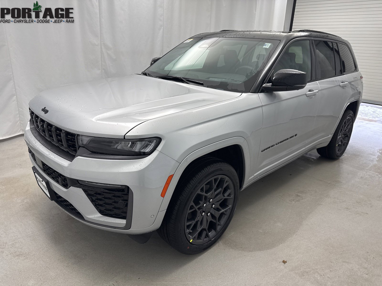 New 2026 Jeep Grand Cherokee Summit w/ Obsidian Package AWD/4WD image 5
