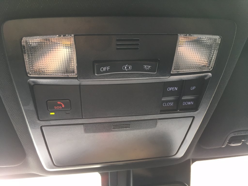 Used 2022 Toyota Tacoma Limited w/ Black Out Package (TMS) AWD/4WD image 18