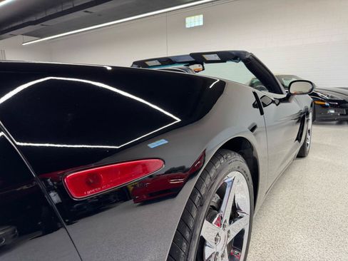Used 2007 Chevrolet Corvette Convertible w/ Preferred Equipment Group RWD image 30