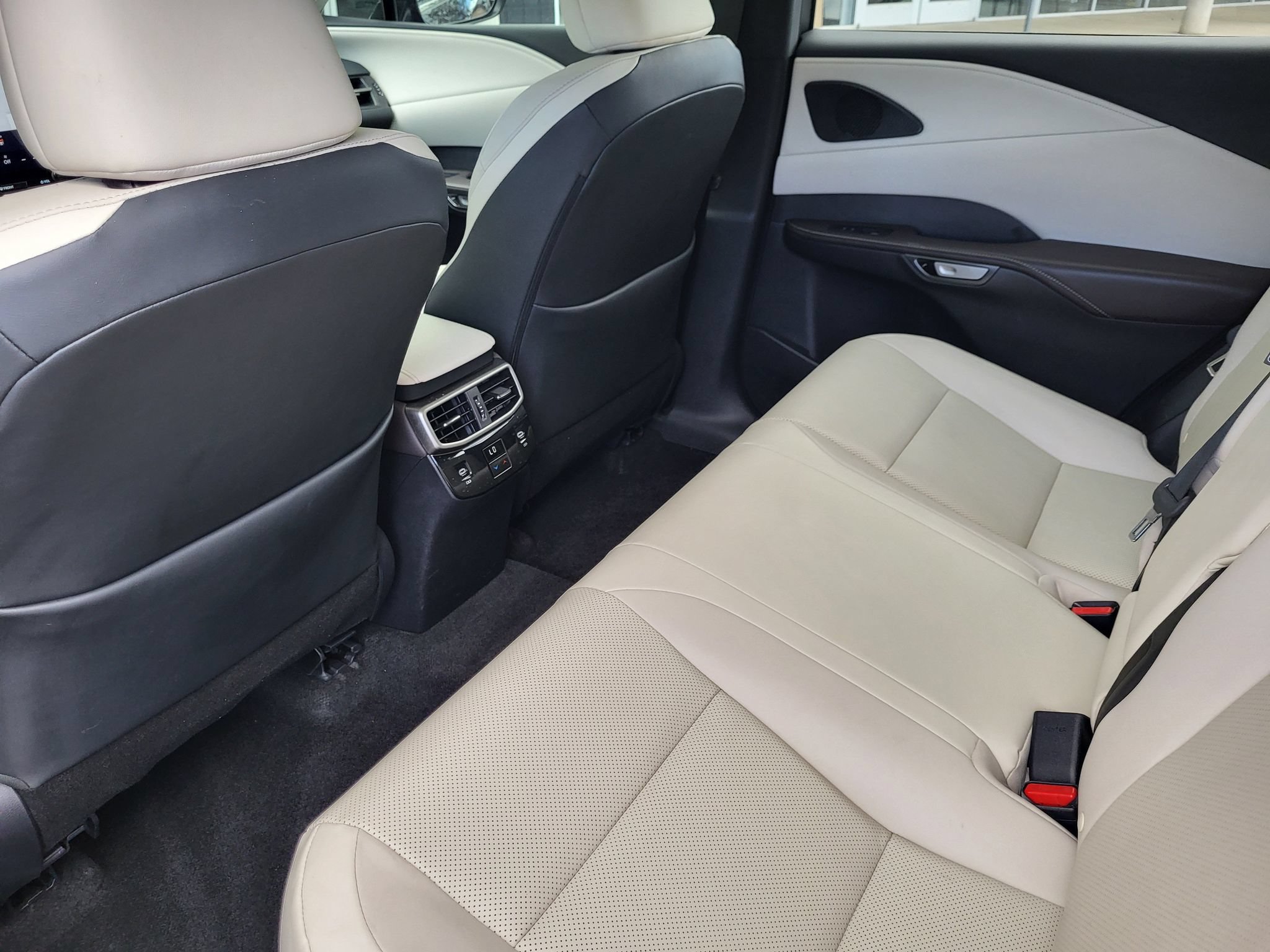 Used 2024 Lexus RX 350 Premium w/ Cold Area Package FWD image 17