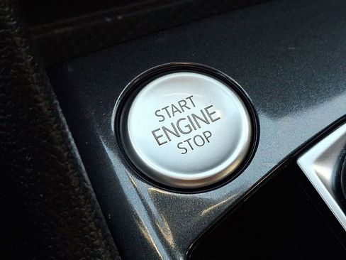 Used 2024 Volkswagen Tiguan SE R-Line image 24