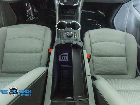 Used 2022 GMC Terrain SLE w/ Driver Convenience Package FWD image 30