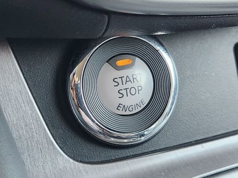 Used 2023 Nissan Murano SV image 18