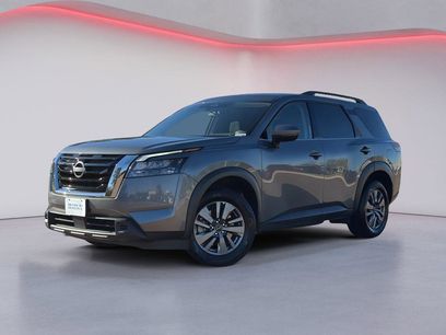 Used 2025 Nissan Pathfinder SV
