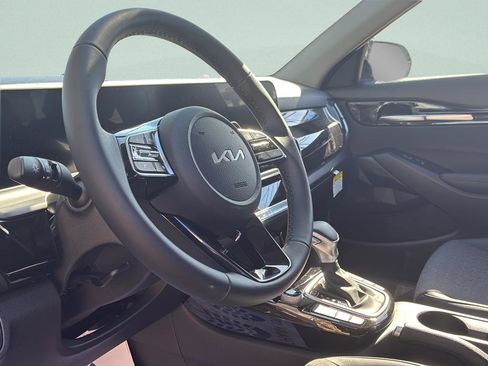 New 2026 Kia Seltos S FWD image 36