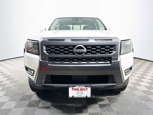 Used 2025 Nissan Frontier SV w/ SV Convenience Package image 2