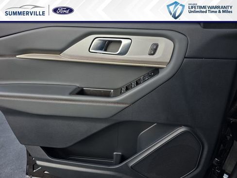 New 2026 Ford Explorer Active w/ Active Comfort Package RWD image 28